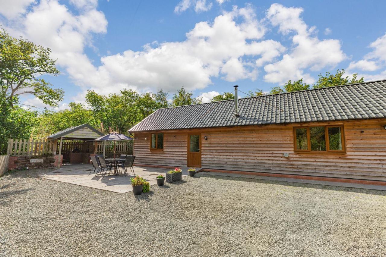 Ploony Hill Lodge Bleddfa Kültér fotó